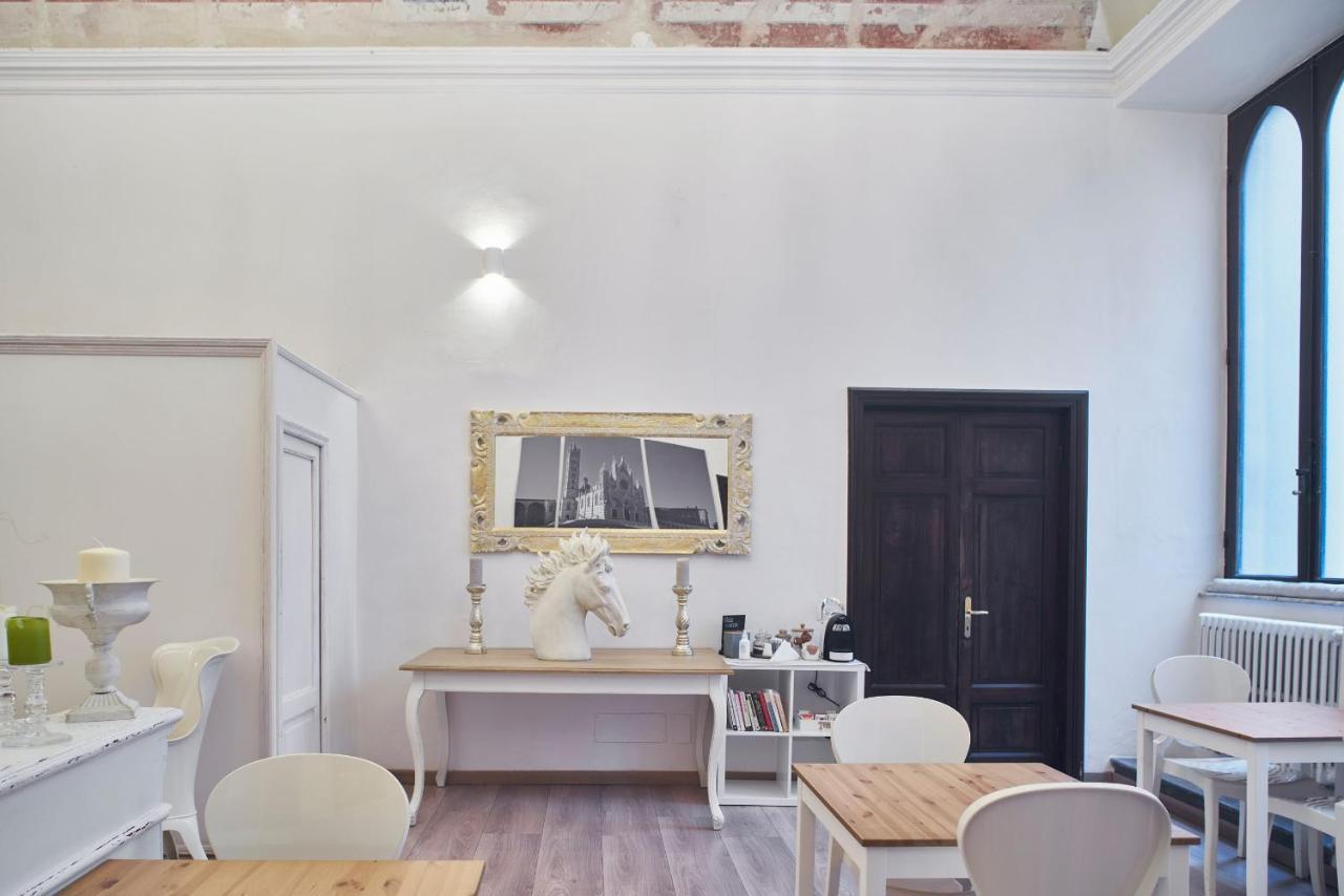 Palazzo Del Magnifico B&B เซียนา ภายนอก รูปภาพ