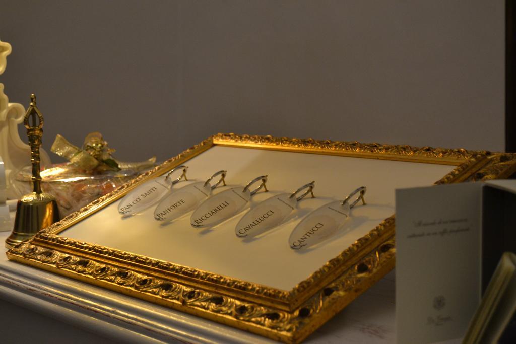 Palazzo Del Magnifico B&B เซียนา ภายนอก รูปภาพ
