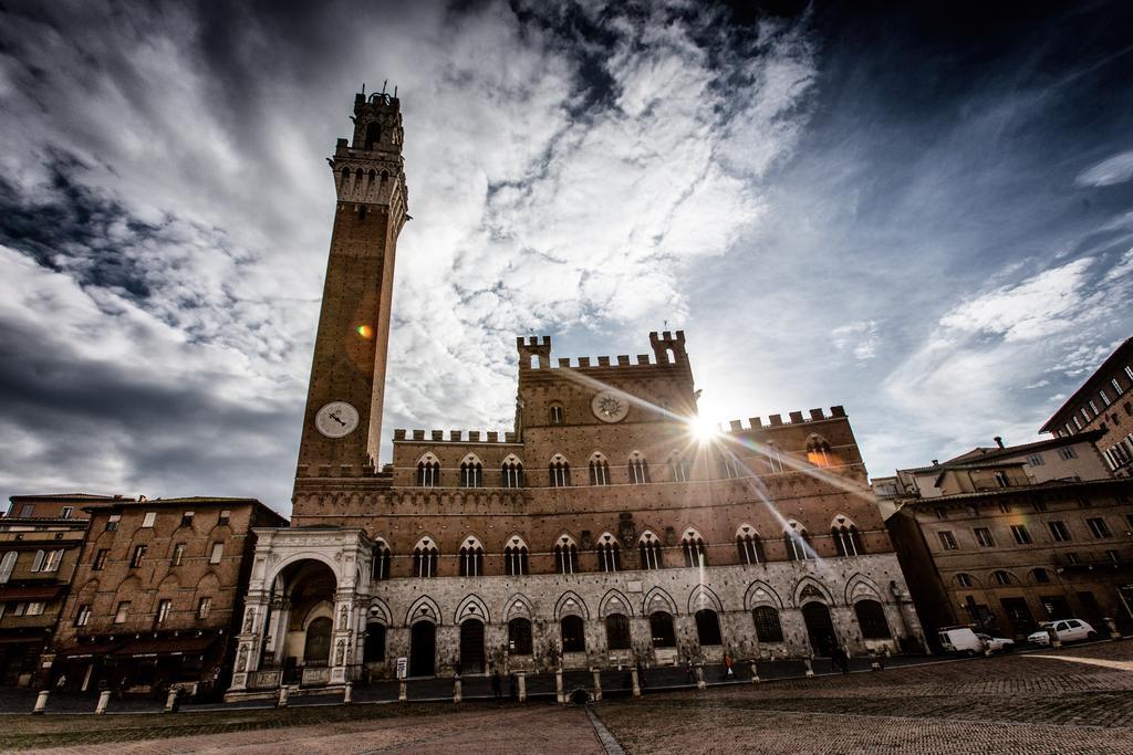 Palazzo Del Magnifico B&B เซียนา ภายนอก รูปภาพ