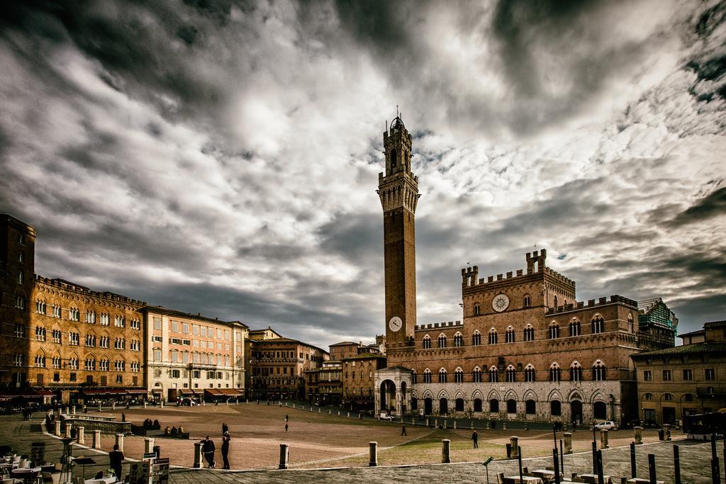 Palazzo Del Magnifico B&B เซียนา ภายนอก รูปภาพ