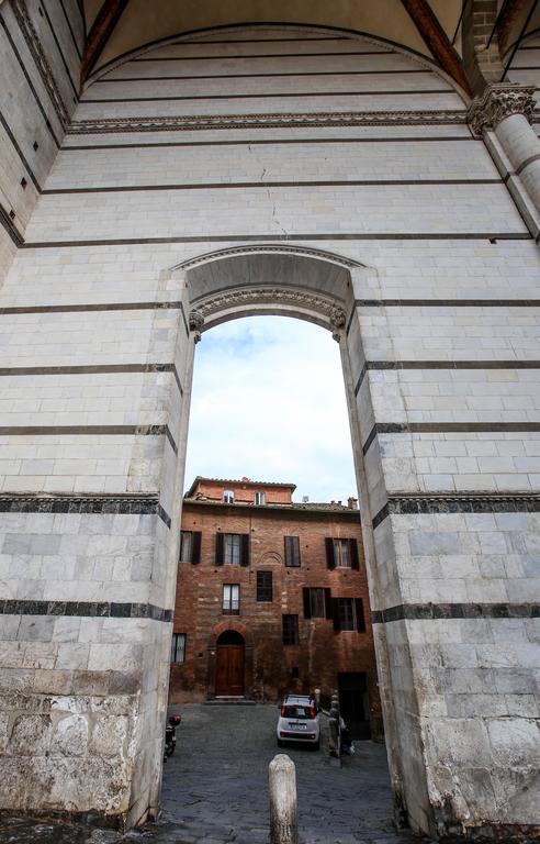 Palazzo Del Magnifico B&B เซียนา ภายนอก รูปภาพ